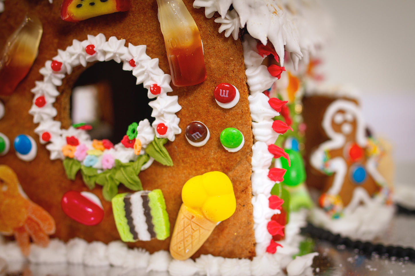 Gingerbread House - Large 19cm